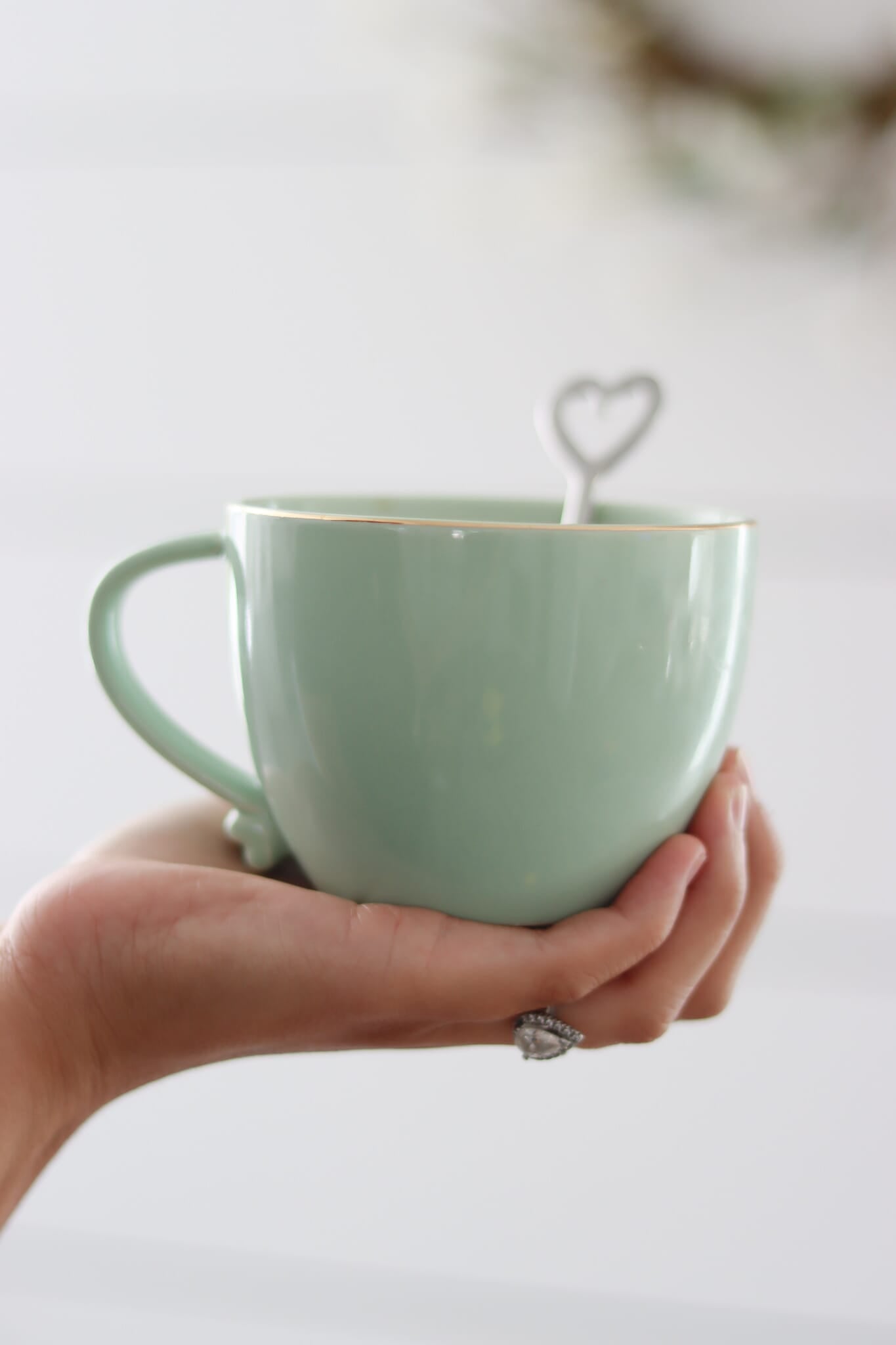 Heart Handled Ceramic Mug Set - 4 Piece - Green Gold Rim