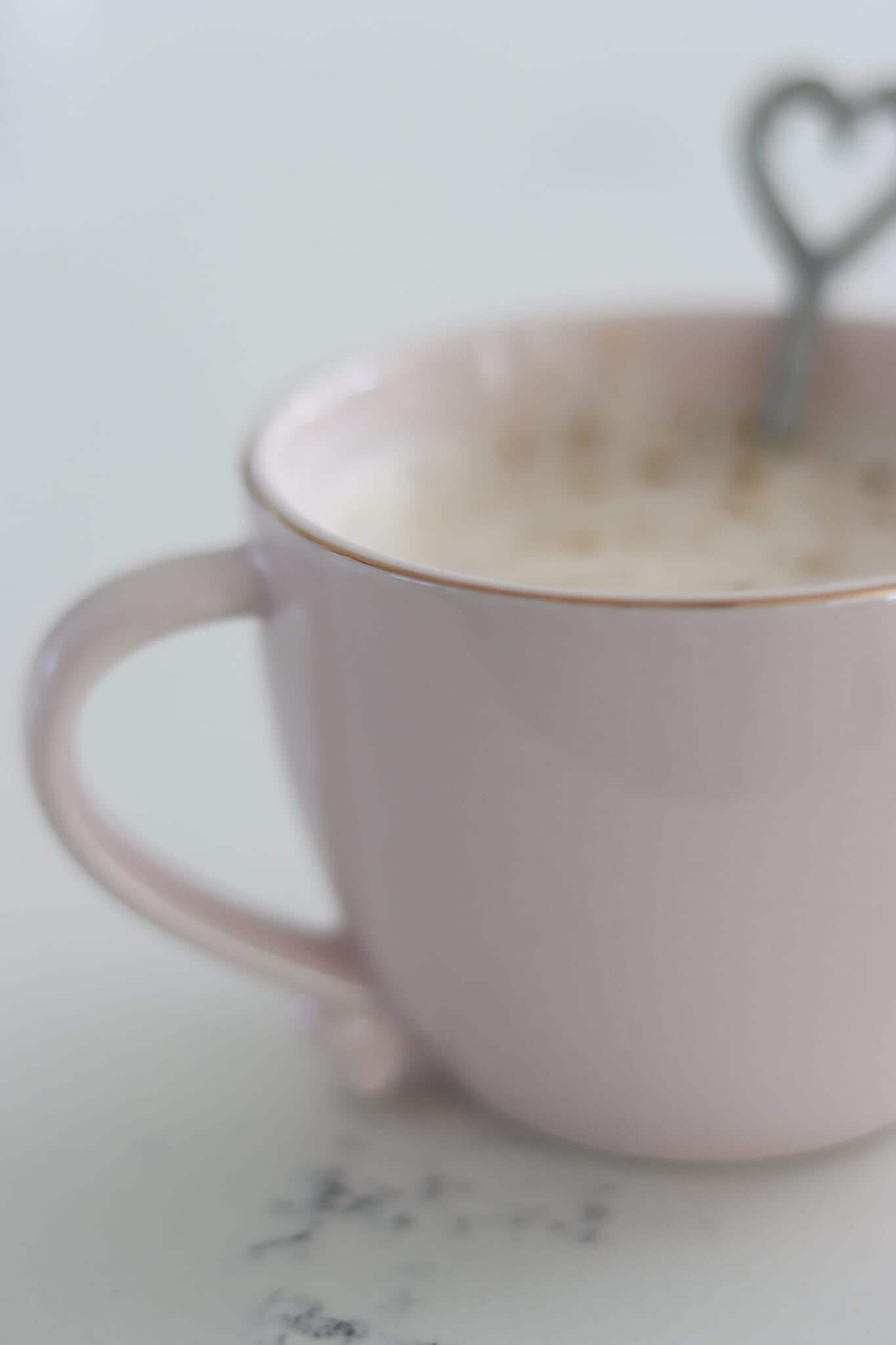 Heart Handled Ceramic Mug - Pink Gold Rim