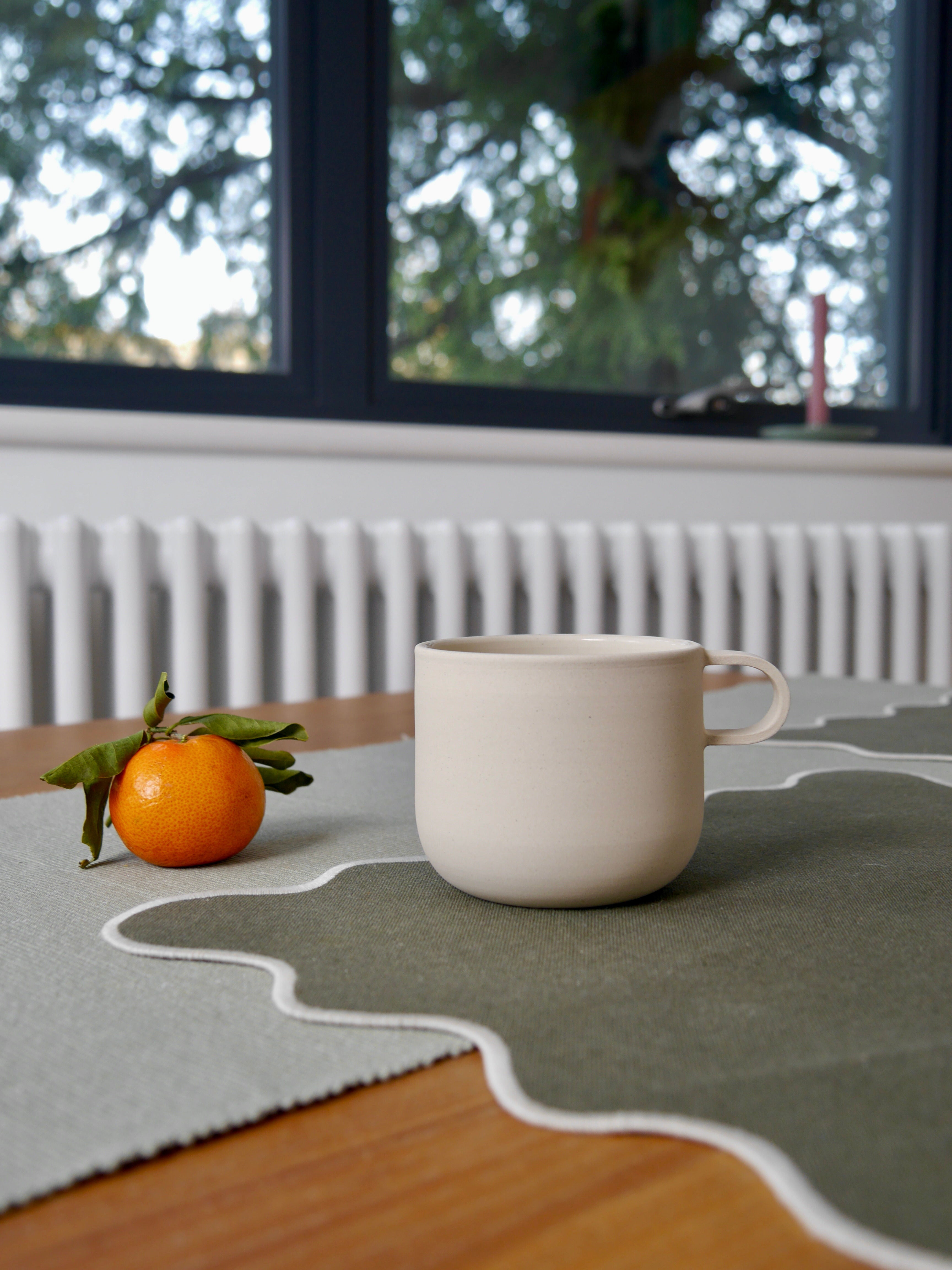 Curved Mug, Chalk