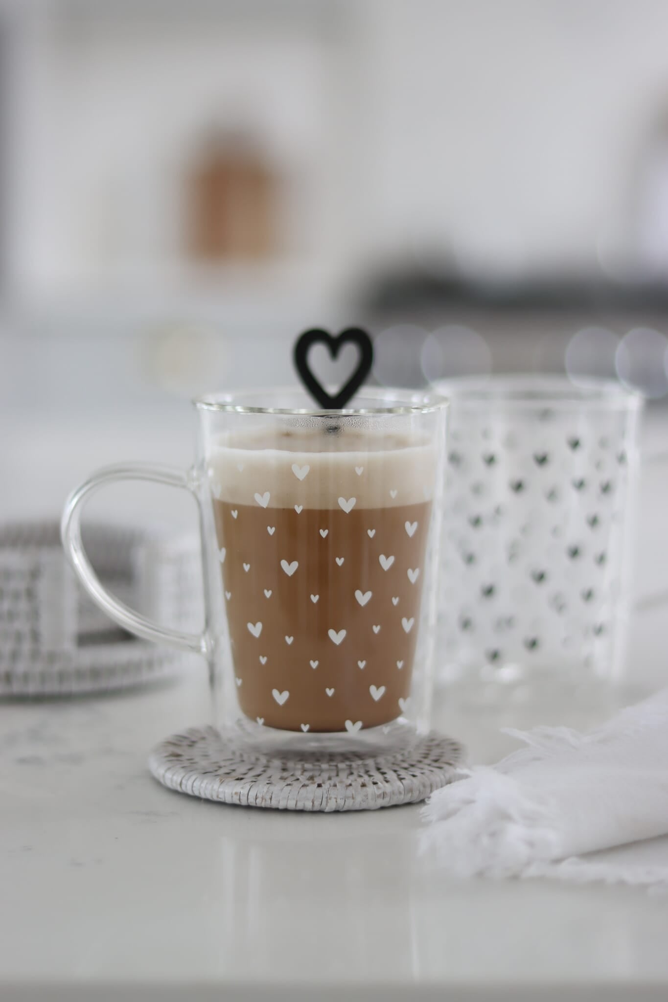 Slim Double Wall Small Closer Hearts/White Glass Mug